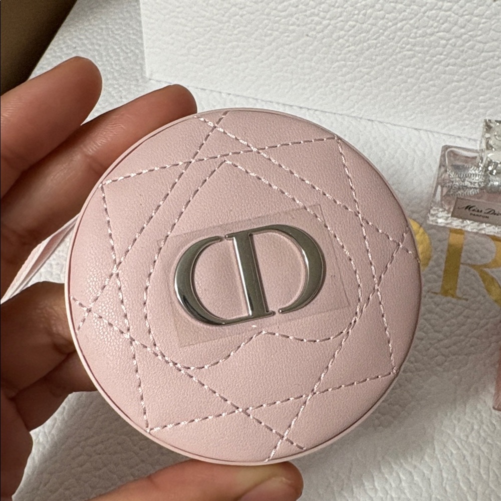 Dior Pink Gift Set - Picture 3 of 11